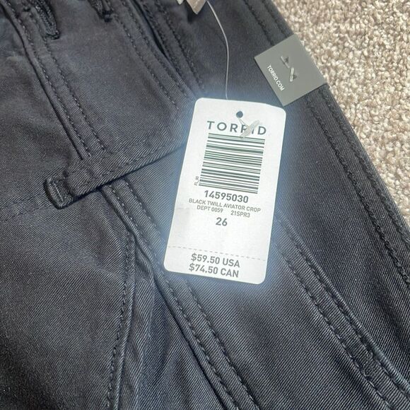 NWT Torrid Feel The Fit Black Twill Aviator Crop Pants, Plus Size 26 NEW - Picture 7 of 15